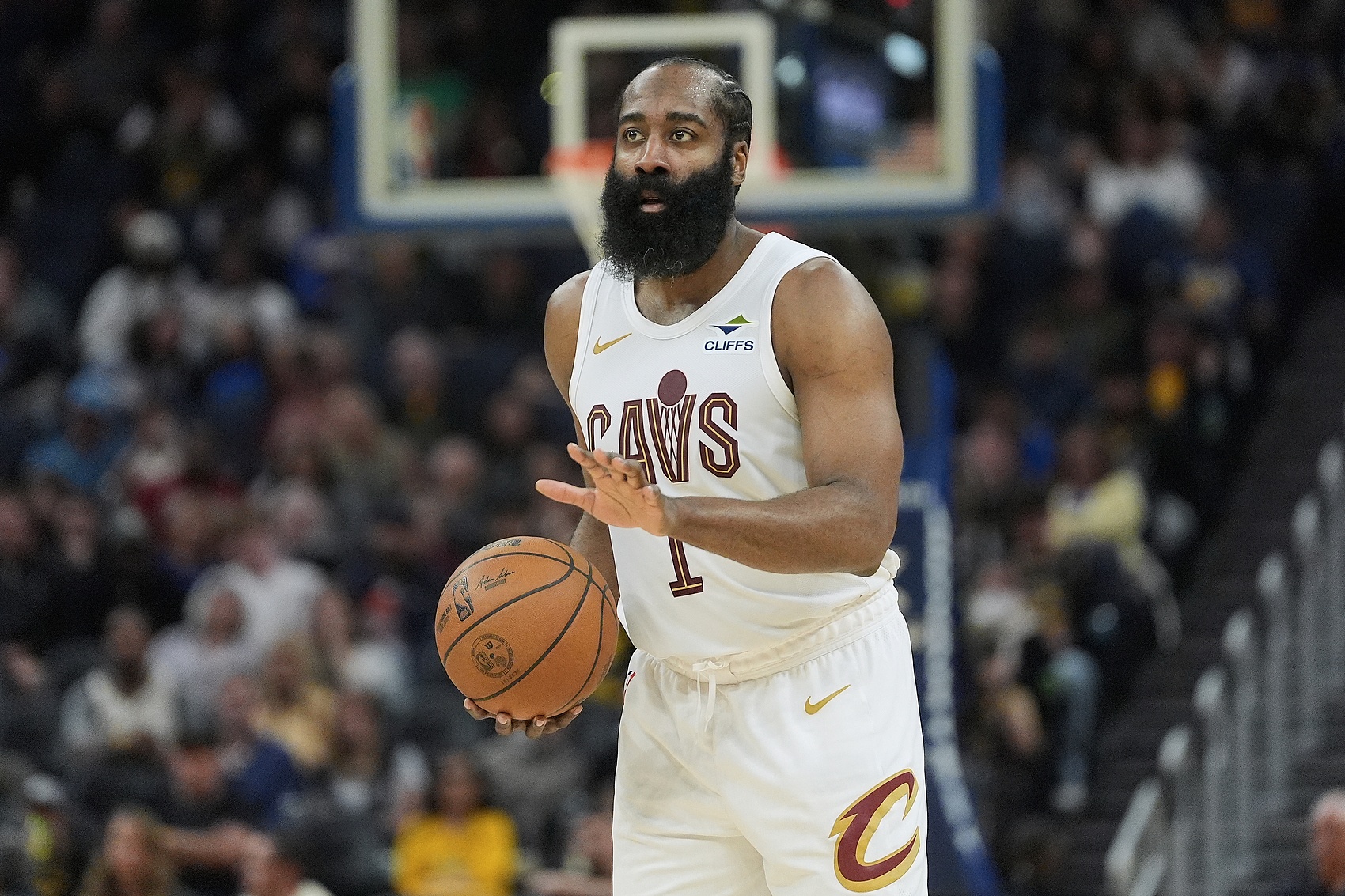 im电竞官网-明天骑士迎战老鹰 哈登可以出战 米切尔&amp;迪恩·韦德&amp;泰森存疑